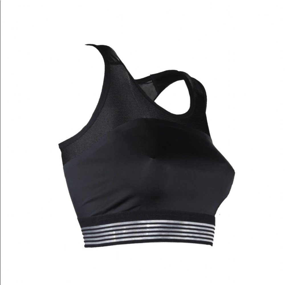 NWOT Nike Motion Top